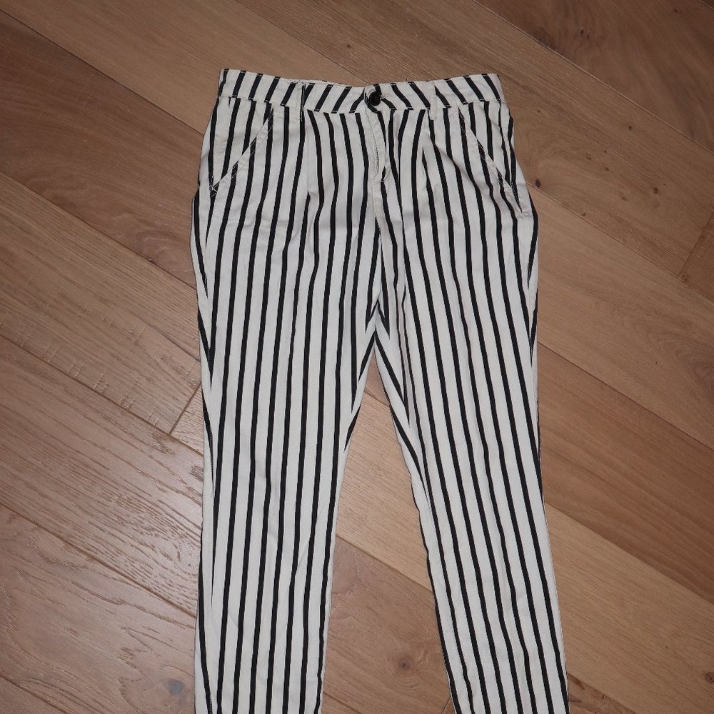 Forever 21 Black and White Stripes Pants size 11 fits like size 6 *pre-loved*